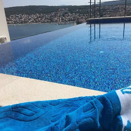 Anniken * Trogir